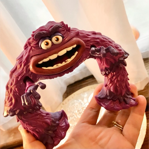 DISNEY Pixar MONSTERS UNIVERSITY Funny Purple Monster Toy Squeeze To Scare Pal - Picture 2 of 9